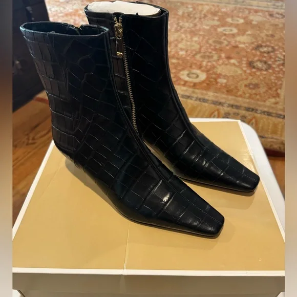 New in Box MICHAEL Michael Kors Cosmo Croc-Embossed Leather Ankle Boot Classic - Picture 3 of 6